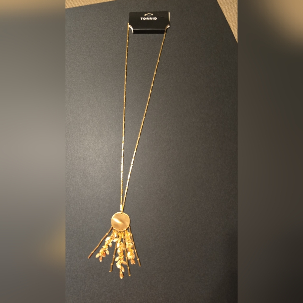 New With TAGS Torrid Gold Shaky Leaf Pendant